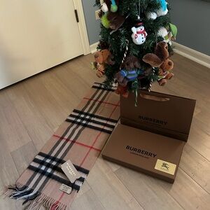 Burberry Classic Check Scarf